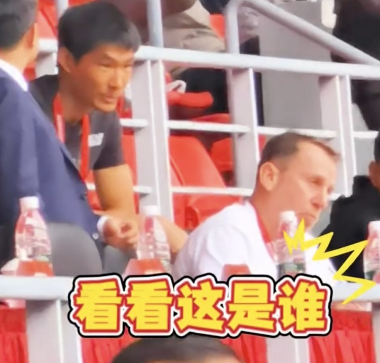 久爾杰維奇現(xiàn)身鹽城，現(xiàn)場觀看中國U22國足vs韓國