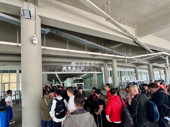 盛況空前！記者曬照：距離中澳之戰(zhàn)還有三小時，現(xiàn)場記者已超百名